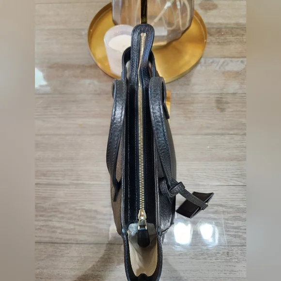 GUCCI
Swing Leather Two-Way Handbag - Picture 6 of 7